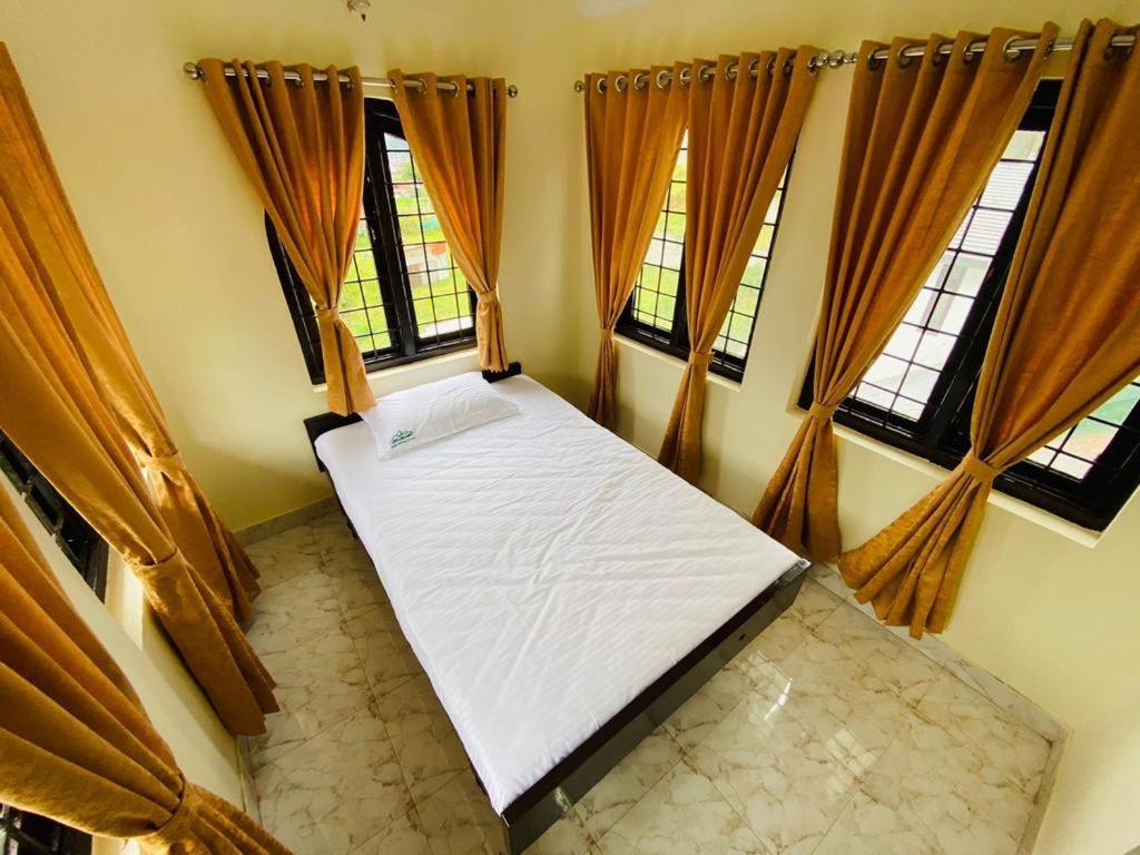 Bob Lesiure Hotel Ooty Eksteriør billede